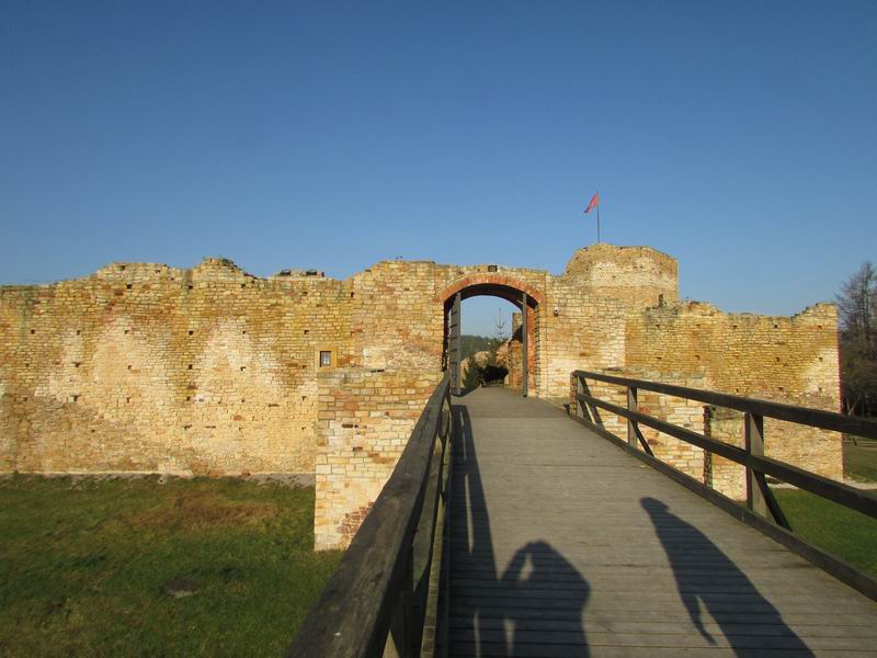 Zamek Inowłódz Wejście do zamku