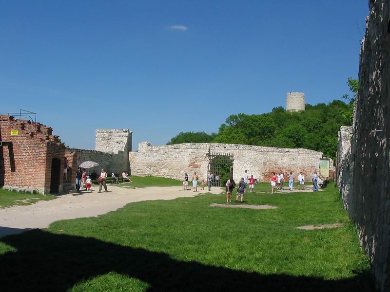 Zamek Kazimierz Dolny Dziedziniec