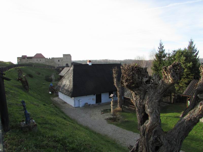 Zamek Dobczyce Skansen przy zamku w Dobczycach