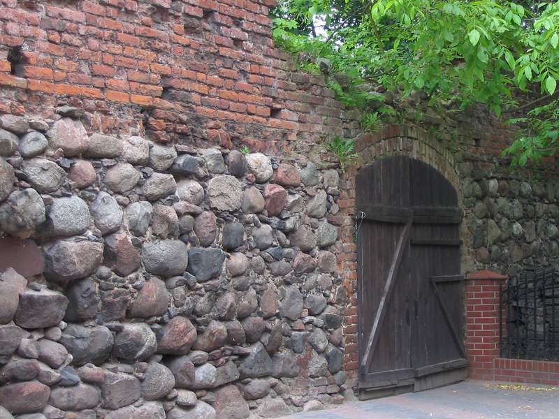 Zamek Nowe Miasto Lubawskie  Mury miejskie